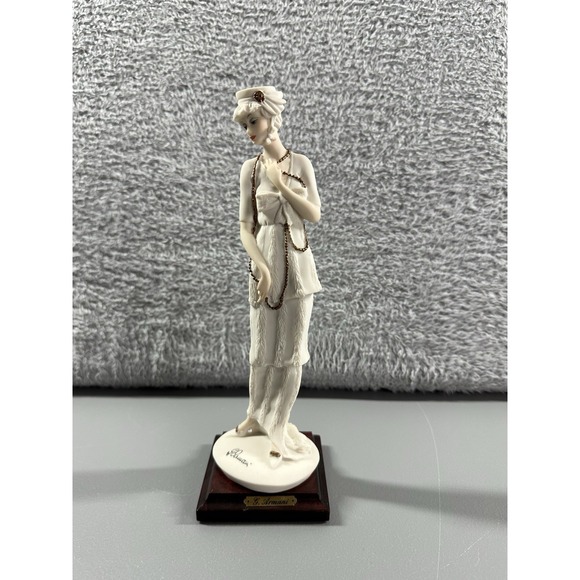 VINTAGE Giuseppe Armani Figurines Florence Italy "Lady with Chain" 0411F 1987 - Picture 1 of 11